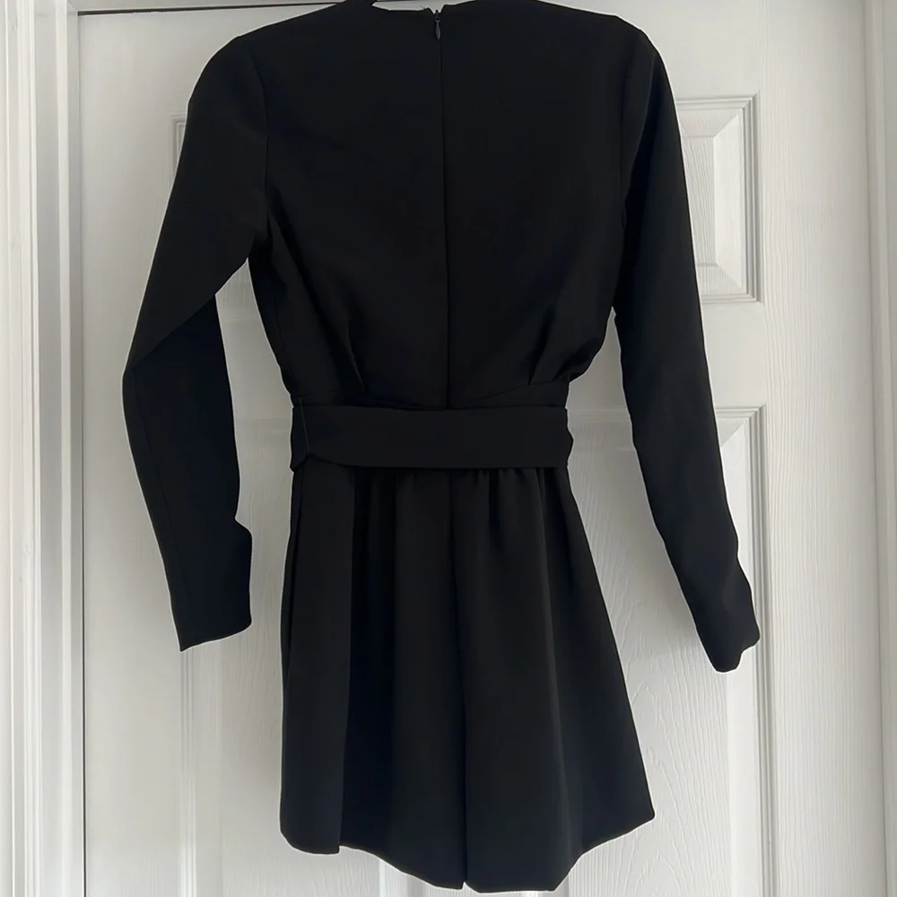 NWT RONNY KOBO Plunge Neckline Long Sleeve Belted Romper XS - Picture 5 of 8